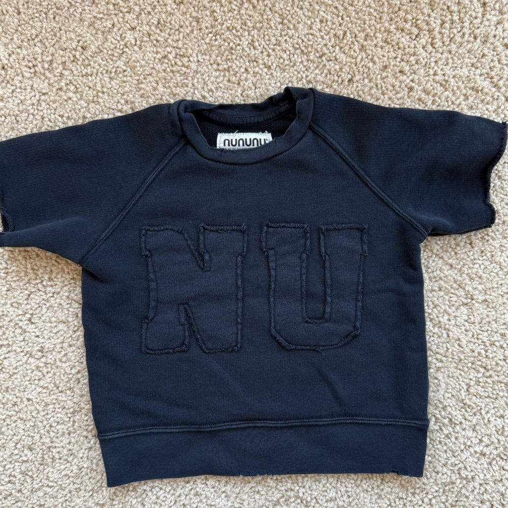 Nununu short sleeve crewneck sweatshirt sz 2-3